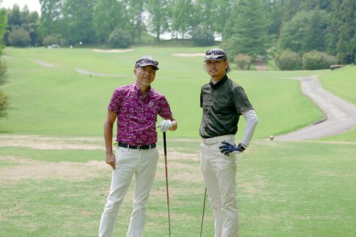 塚本(左)とCOMODO建築工房の飯田さん(右)
