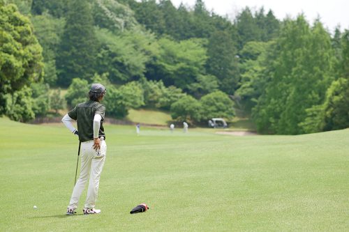 ピンを狙う飯田さん